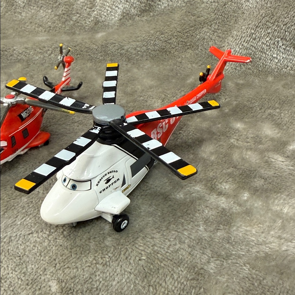 🚁Disney Pixar Planes RSC-01Rescue Chopper 1:45, Ron Hover,&Plastic Piston Peak - Picture 4 of 11